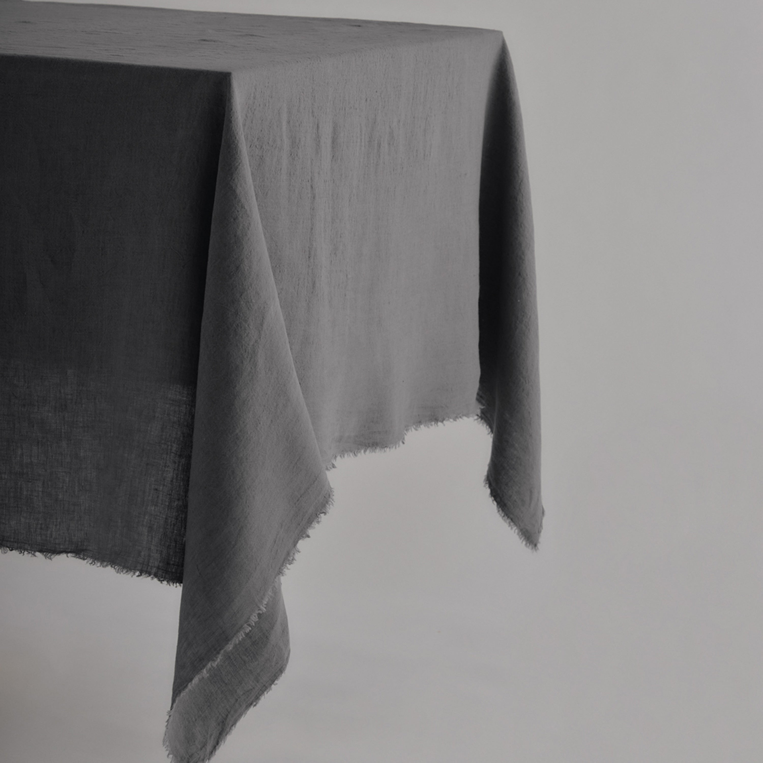 テンダーロイン　COTTON STOLE GRAY Linen Tablecloth | Charcoal Grey – Hale Mercantile