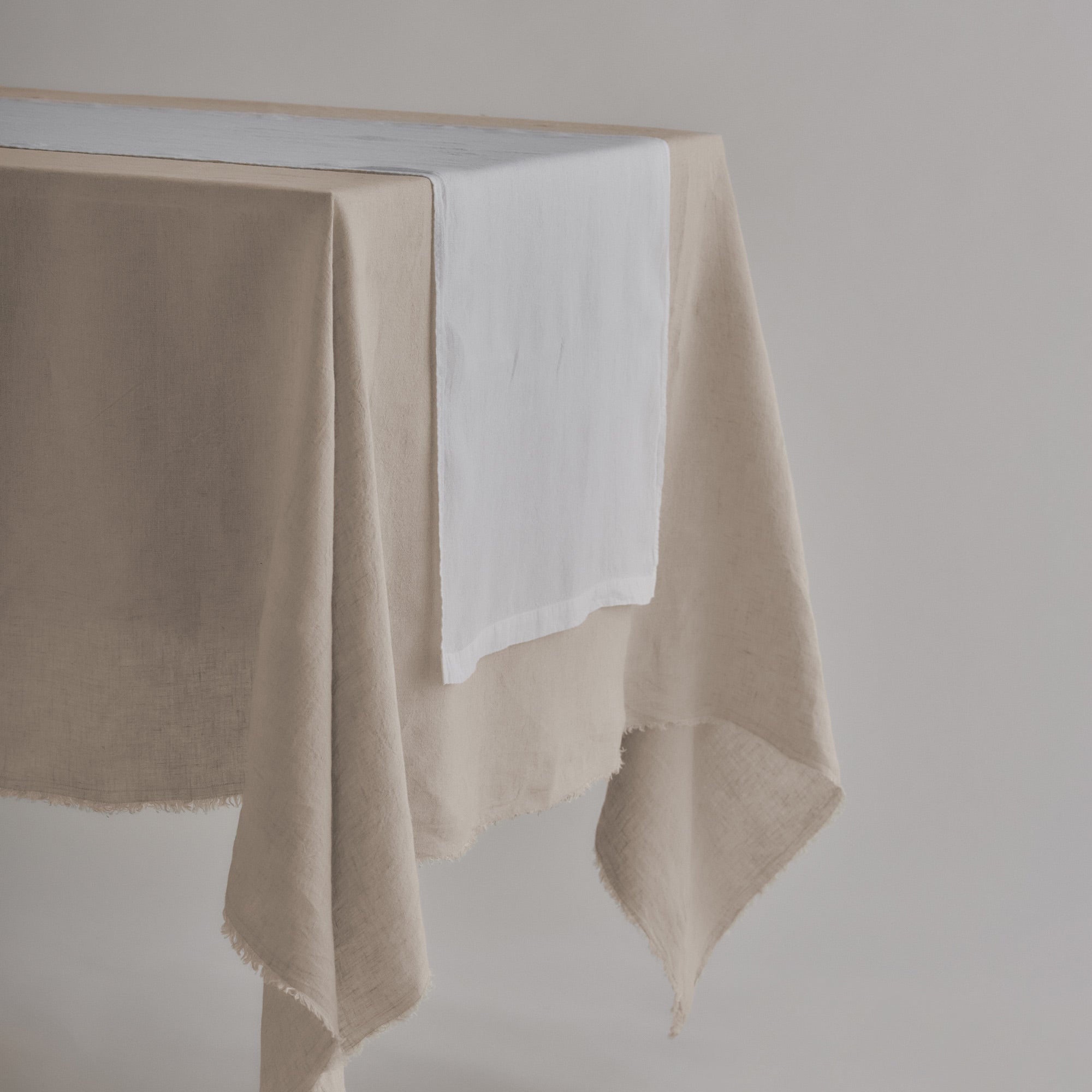 Basix Linen Table Runner - Ayrton