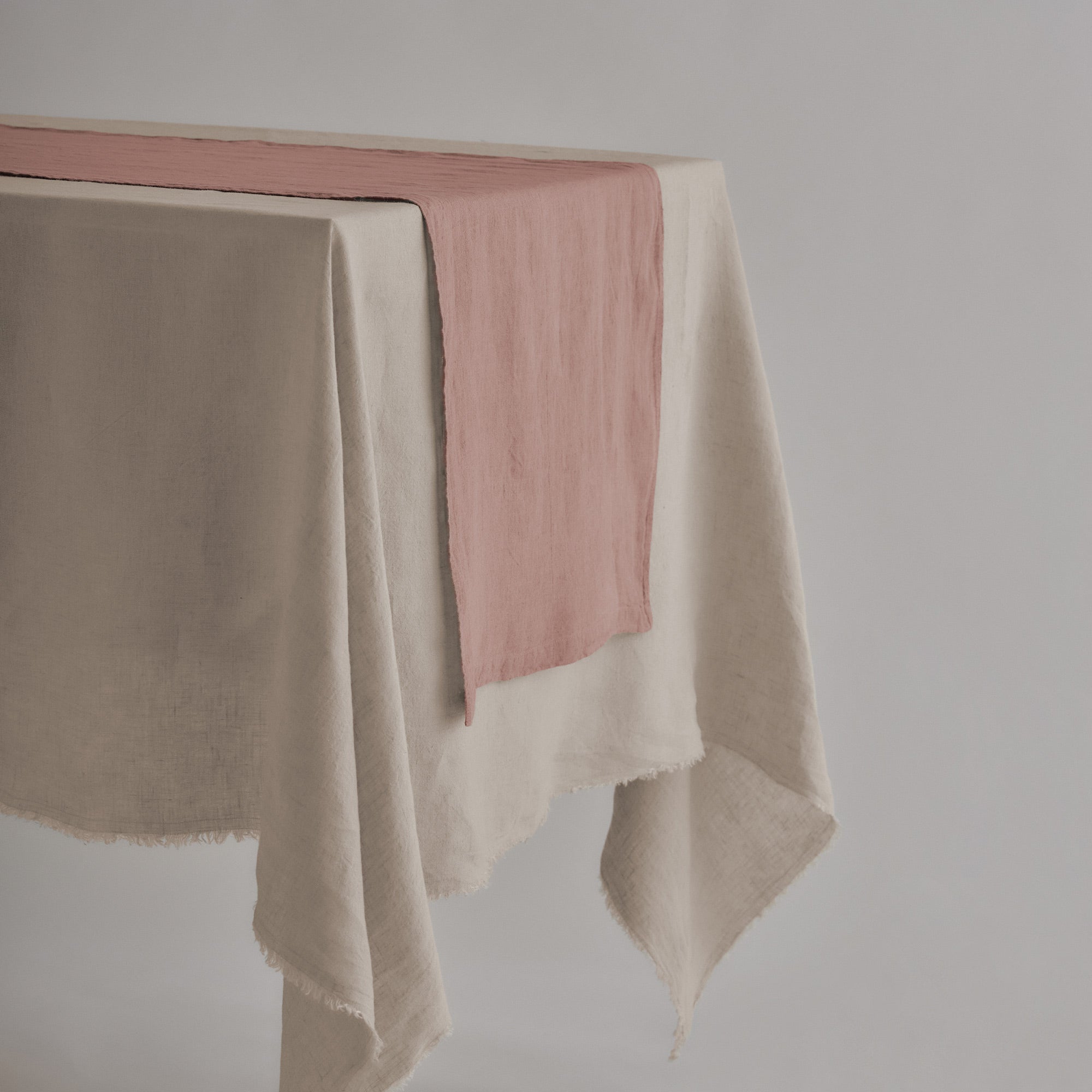 Basix Linen Table Runner - Rosa
