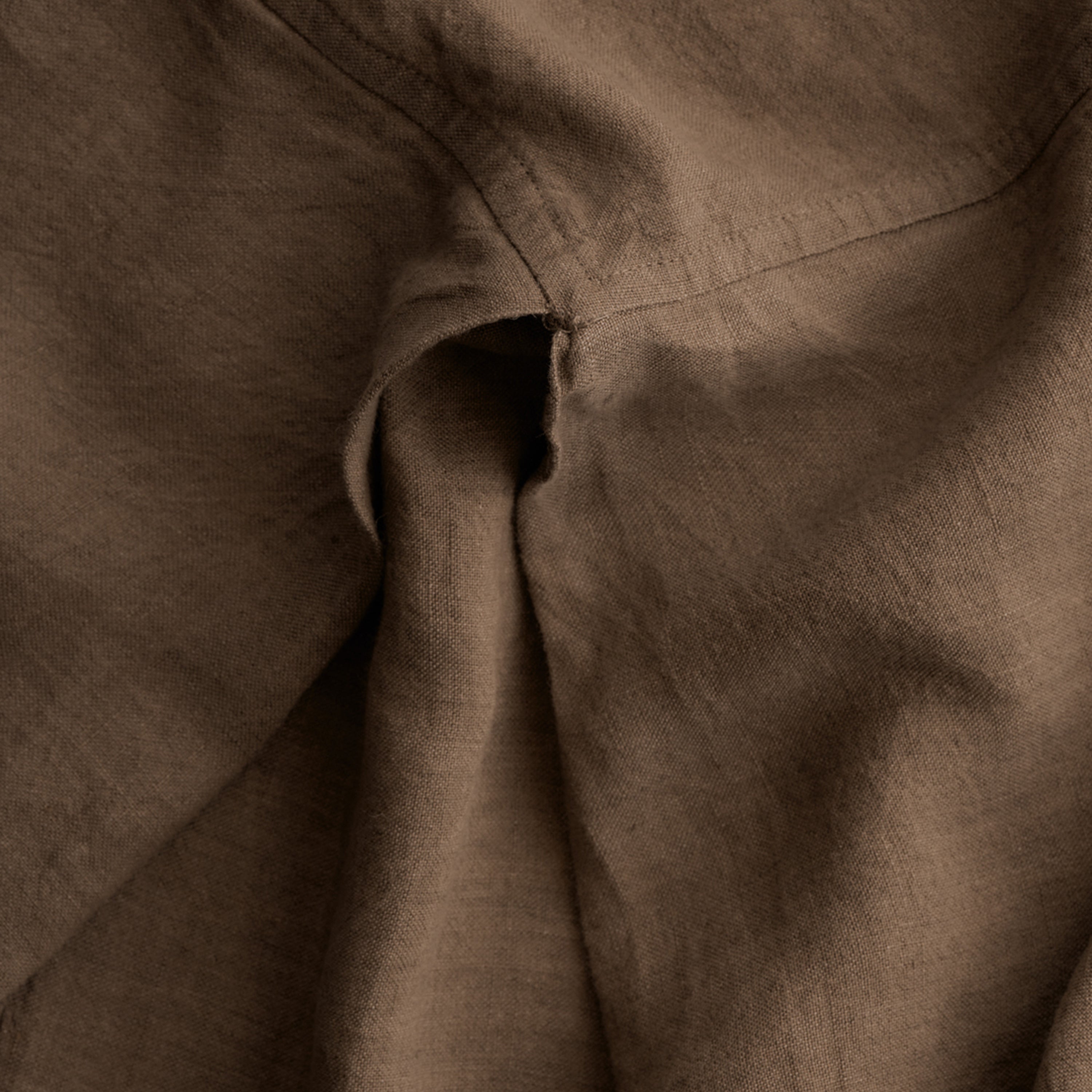 Basix Linen Bed Skirt - Bere