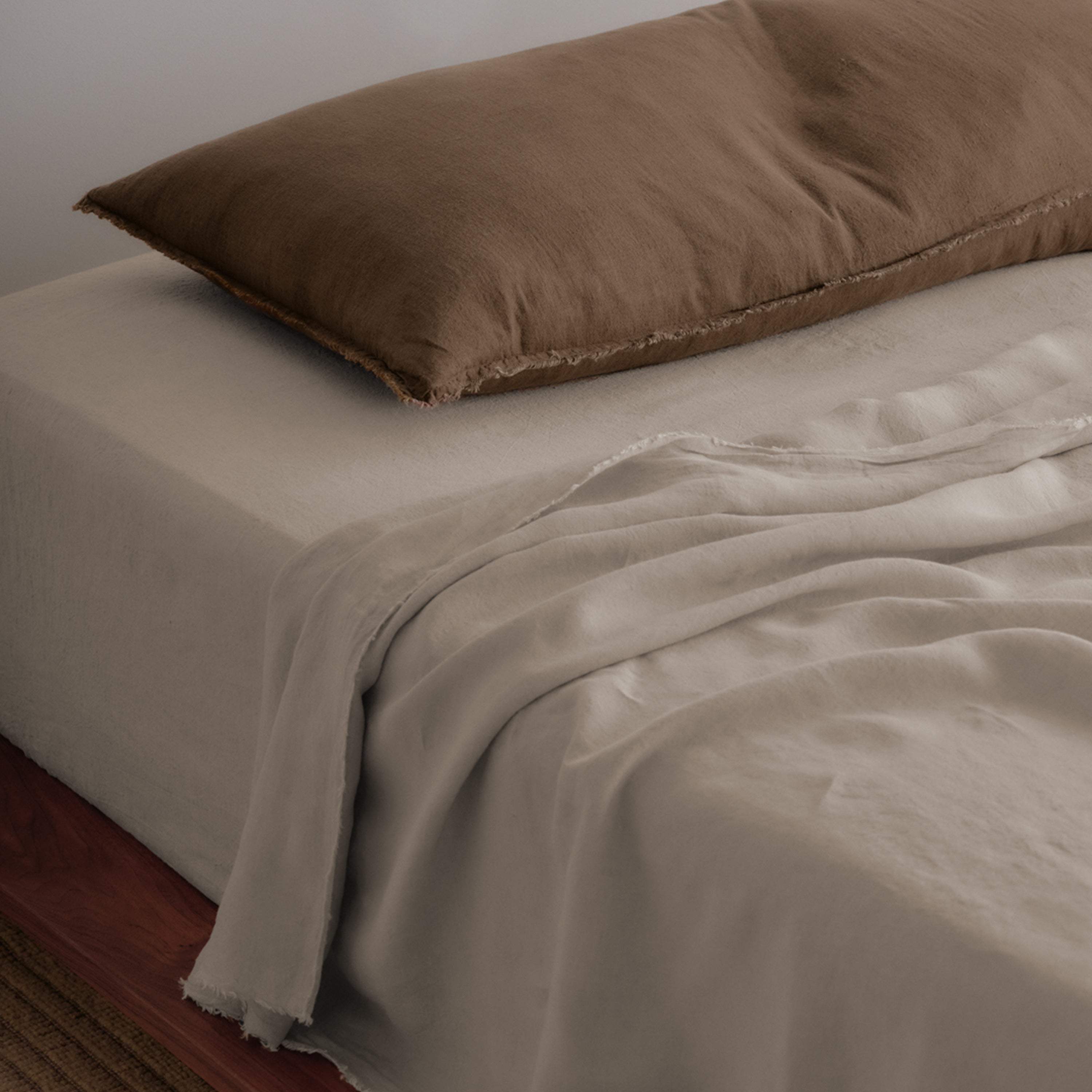 Flocca Linen Body Pillow - Bere