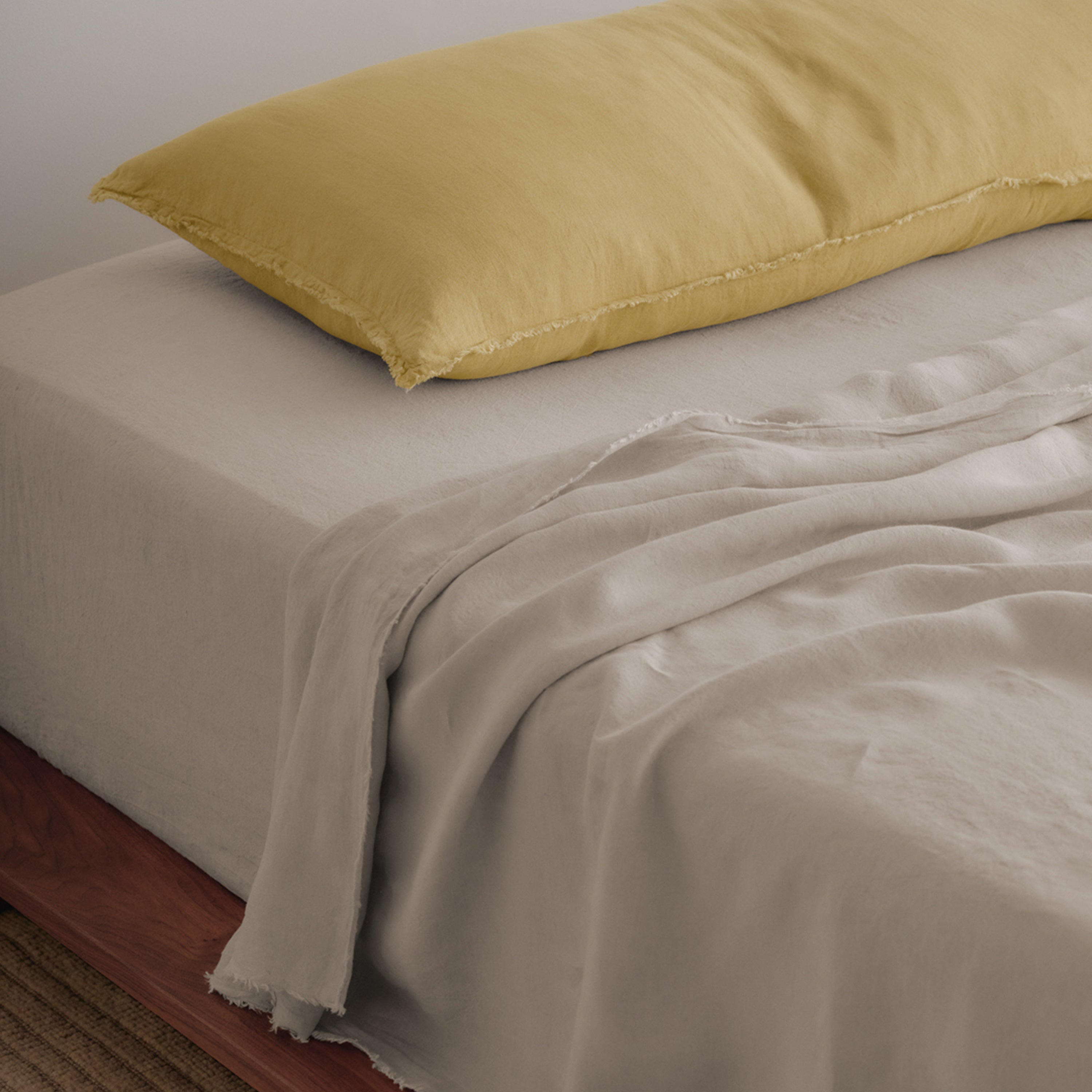 Flocca Linen Body Pillow - Maiz