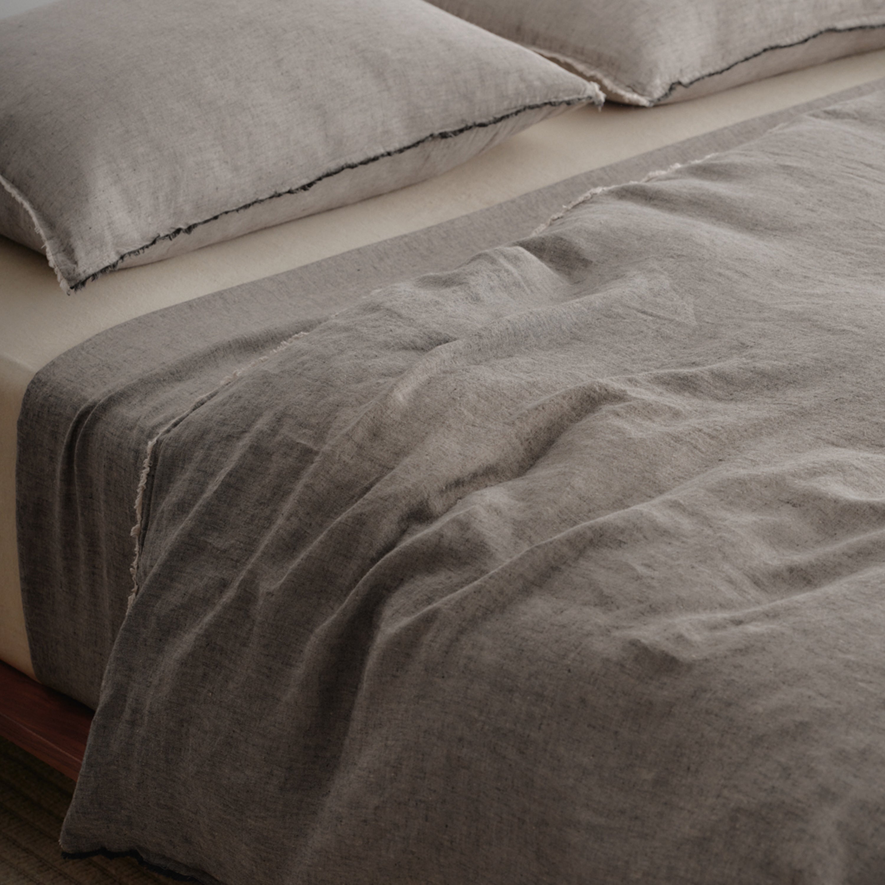 Flocca Linen Duvet Cover - Nox