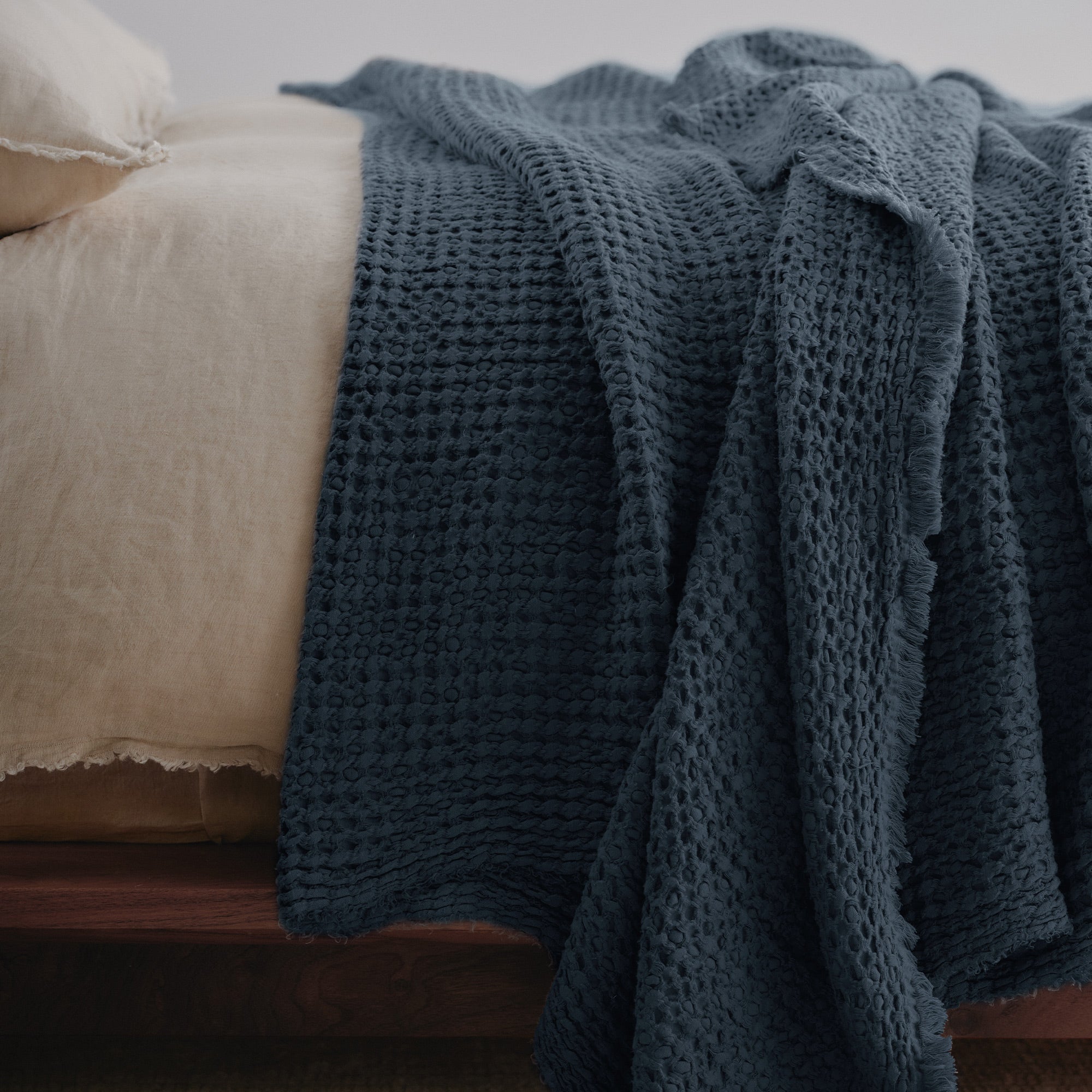 Flocca Linen Blanket - Bateau